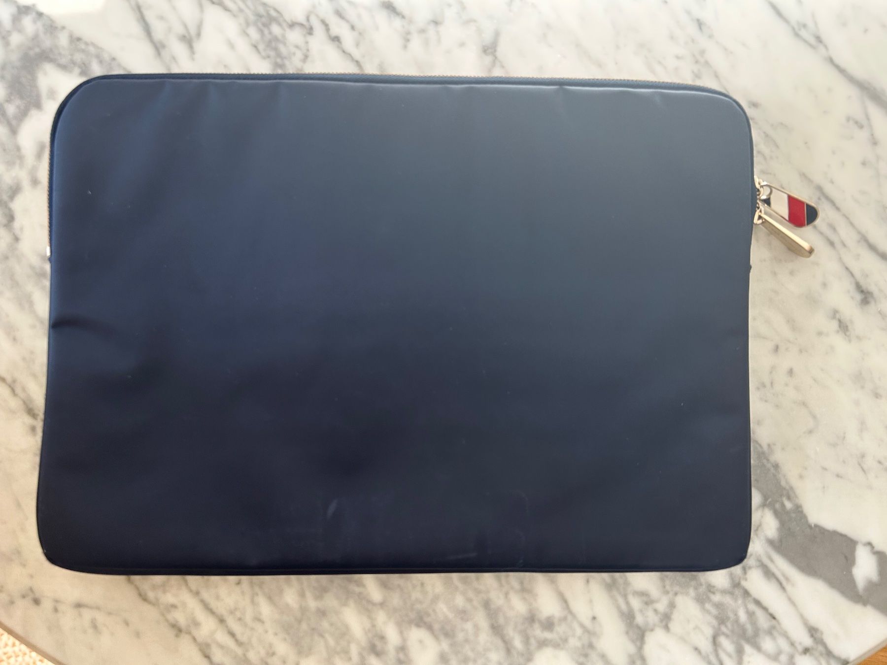 Covers & Borse: Tommy Hilfiger laptop case – Usato da Biel/Bienne venduto da zit_v5yc 3