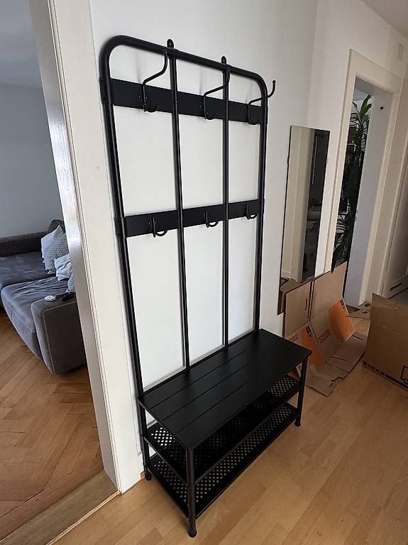 Guardaroba: Garderobe zu verkaufen  – Usato da Zürich venduto da Nor_pie