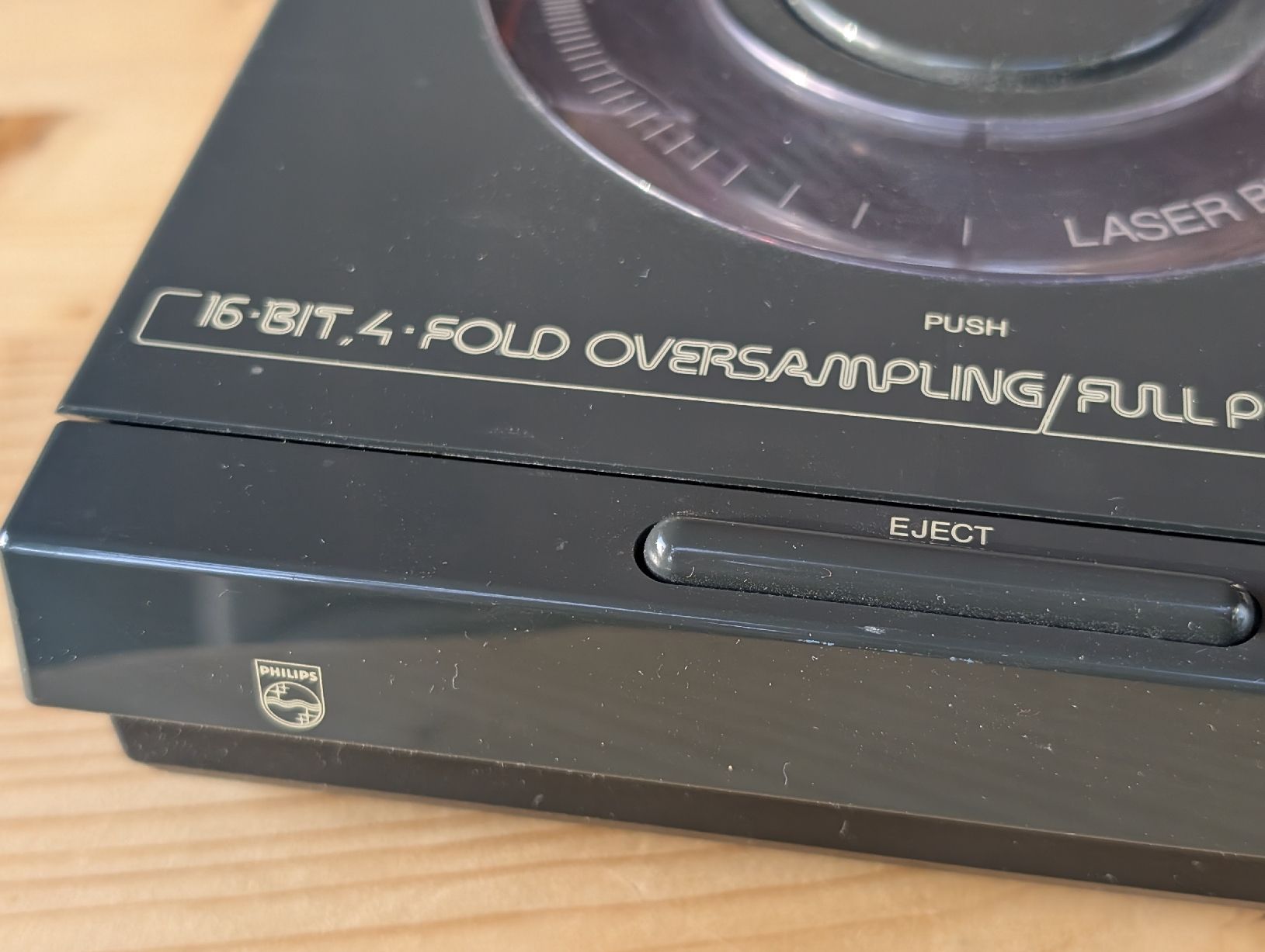Philips Lettore multimediale & Streamer: Philips CD-Player CD 207 aus 1987: einwandfrei. – Usato da Breitenbach venduto da Dribbel 4