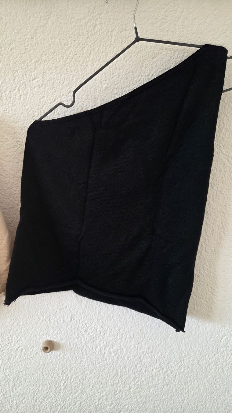Top: zwei One-Shoulder Top zum Preis von einem – Usato da Wohlen AG venduto da steffi_Bee 1