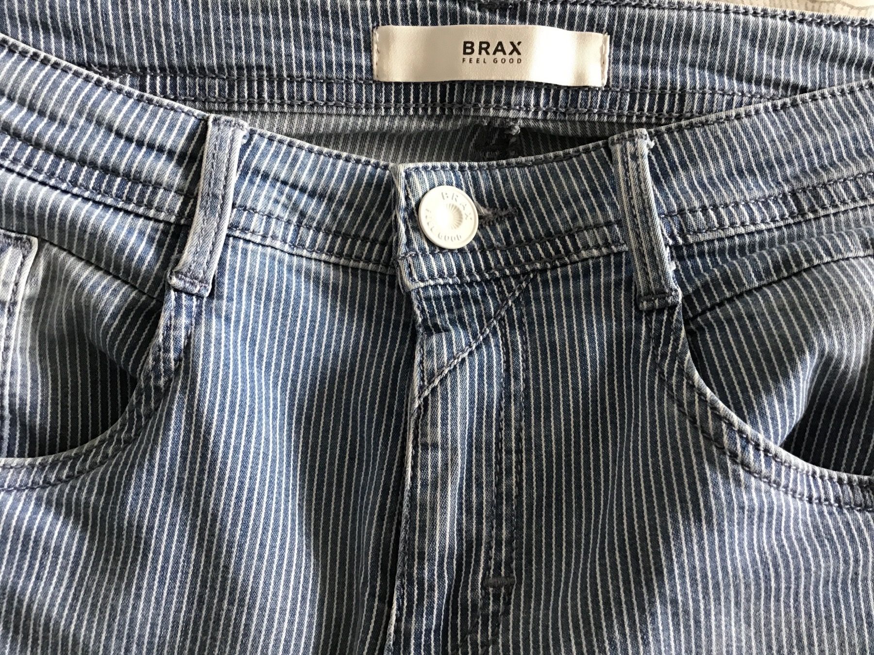 Brax Jeans: BRAX JEANS GESTREIFT BLAU WEISS – Usato da Glattfelden venduto da ire_w6h2 4