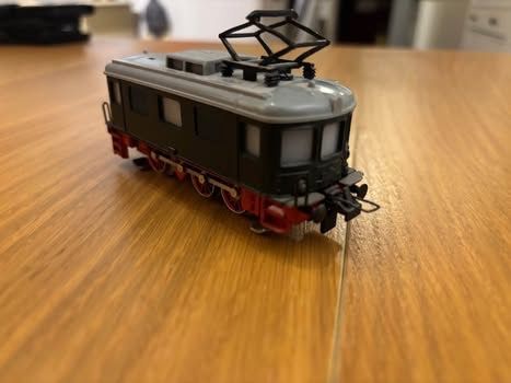 Märklin Modellini di ferrovie: Locomotive Märklin  – Usato da Orbe venduto da car_8grw 1