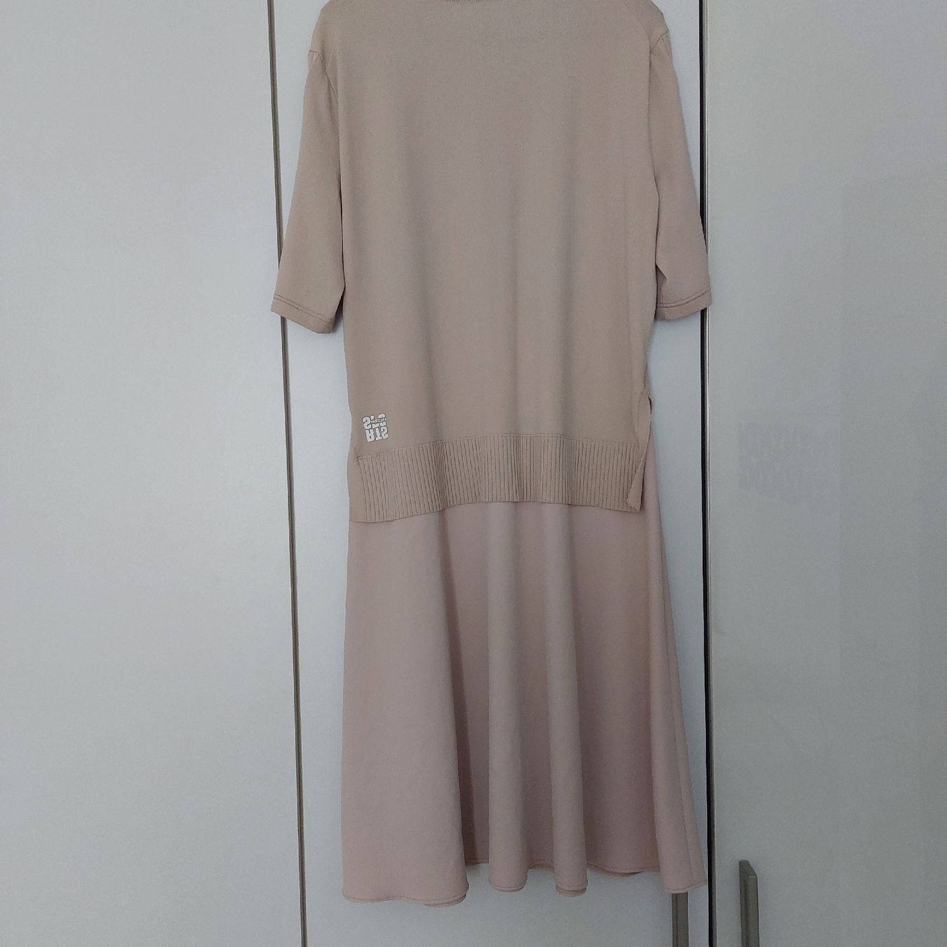 Marc Cain Vestiti: Marc Cain Kleid Gr. 4 taupe hell – Usato da St. Gallen venduto da ostschweiz123 3