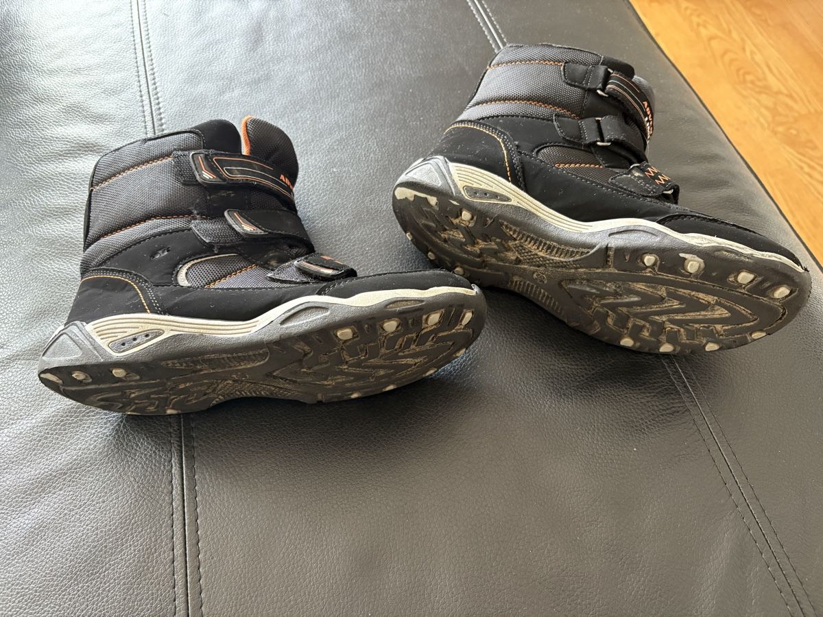 Scarpe per ragazzi: Winterstiefel, Gr. 36, Schwarz, Kinder – Usato da Beromünster venduto da msklef 4