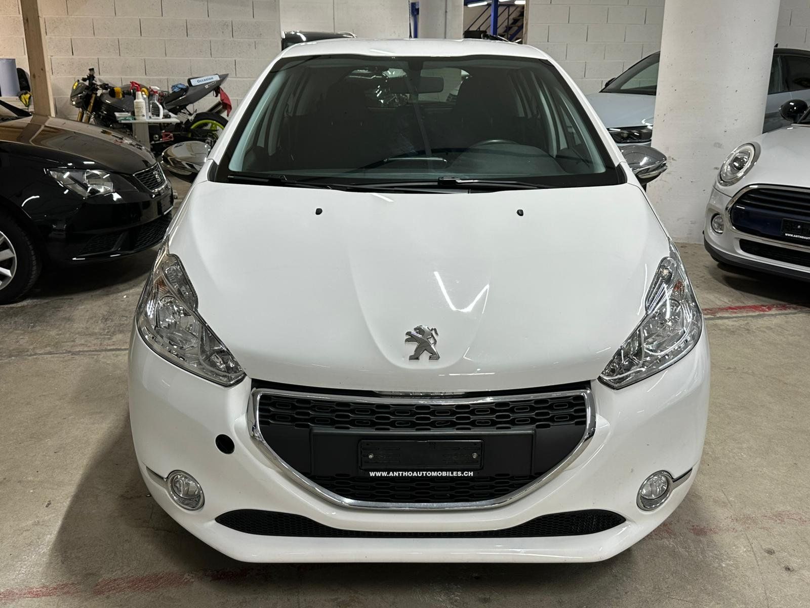 Peugeot Autos: PEUGEOT 208 1.2 VTI Access – D'occasion à Aclens par sobacopeludo