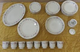 LYNN'S VINTAGE FINE CHINA PORZELLAN GESCHIRR 43 STCK.