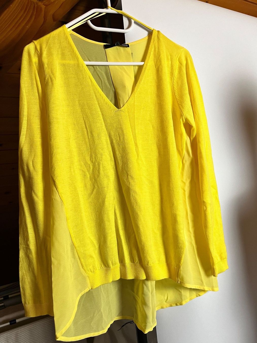 Etam Pullover & Sweatshirts: Fein-Pullover mit V-Ausschnitt Etam, Grösse S – Neu und originalverpackt aus Rudolfstetten von gst_g7xl 3