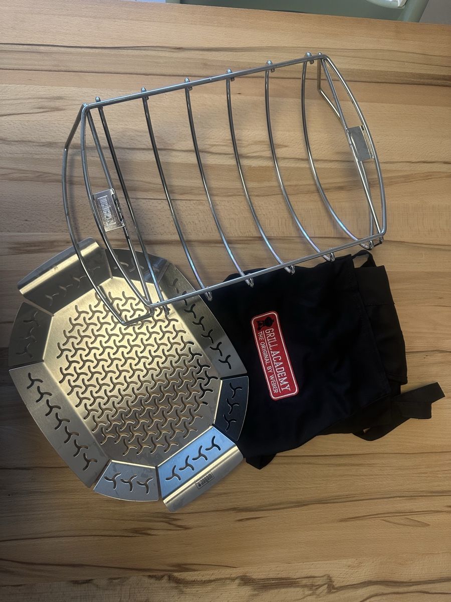 Weber Küchengeräte: Weber Grillzubehör inkl. Schürze – Gebraucht aus Langnau am Albis von Flash2585 1