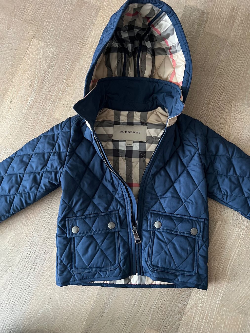 Burberry Giacche & Cappotti: Veste matelassée Burberry / 18M / NEW – Usato da Hauterive NE venduto da mwueth 2