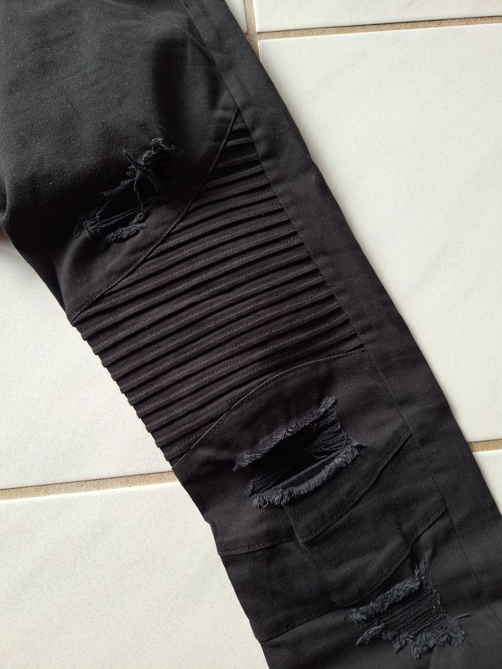 H&M Pantaloni: Skinny Hose, H&M, Gr. 33 – Usato da Eiken venduto da Lashar 2