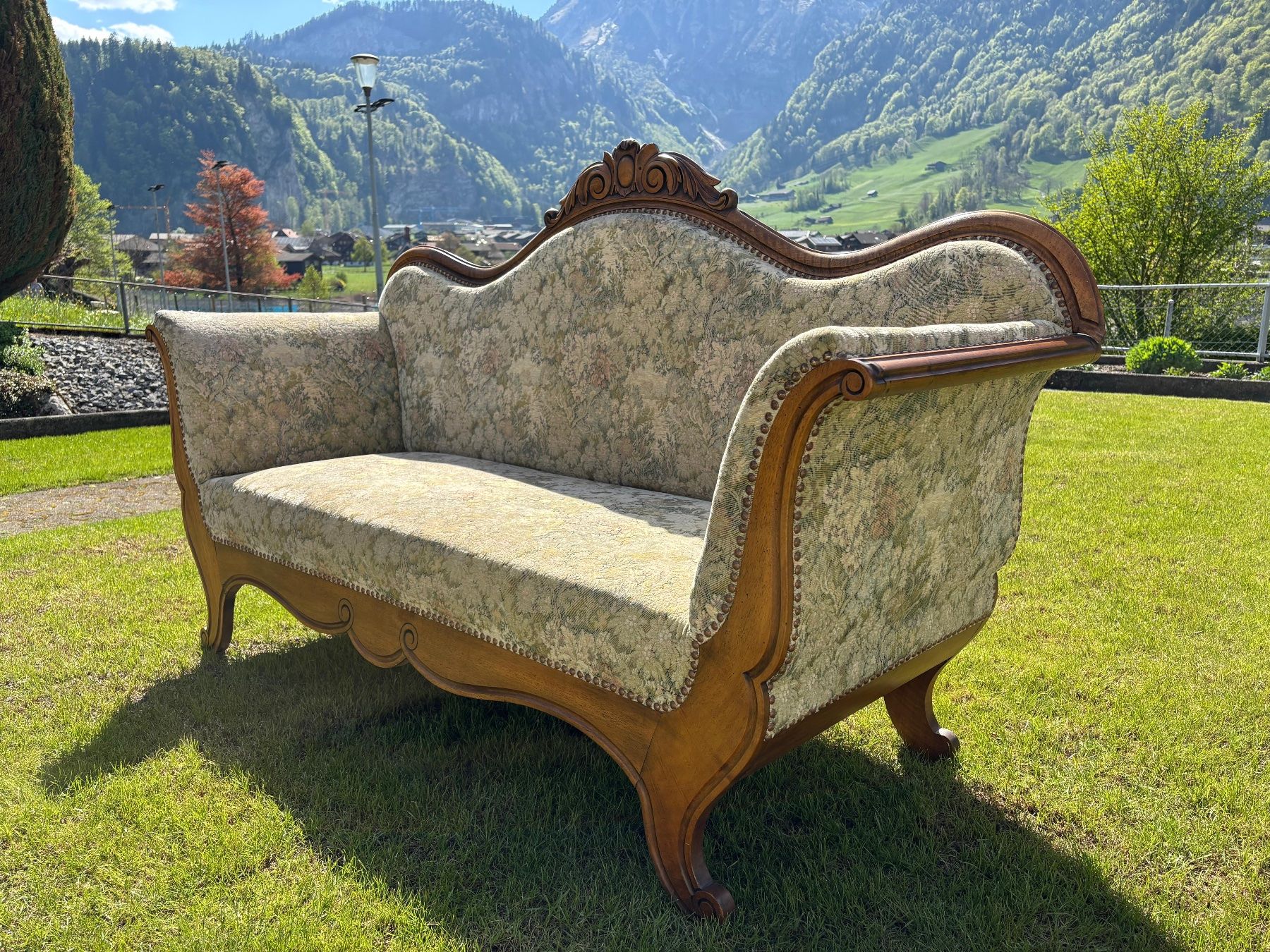 Divani: Antikes Sofa, wunderschön restauriert, Top Zustand! – Usato da Luzern venduto da ega_ck2n 1