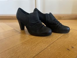 Schwarze Tamaris Stiefeletten, Gr. 37, Übergangszeiten