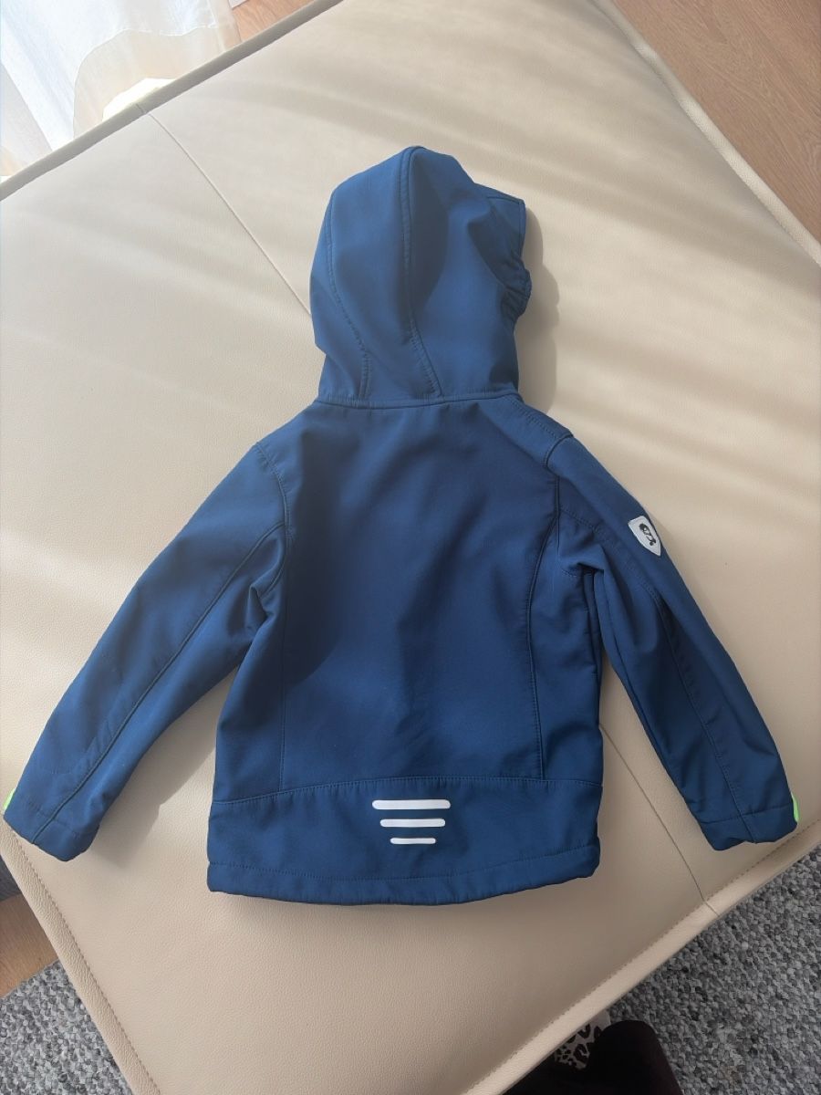 Trollkids Giacche & Cappotti: Trollkids Softshelljacke, dunkelblau, Gr. 104 – Usato da Schönenberg ZH venduto da CorsoBaccarini 3