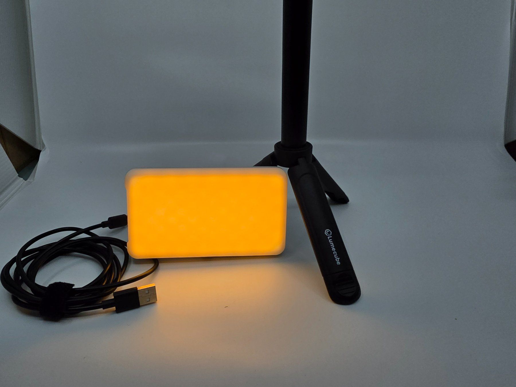 Lampen: Lume cube LC-PANEL 112 Licht mit Stativ – Gebraucht aus Ostermundigen von filewv 8