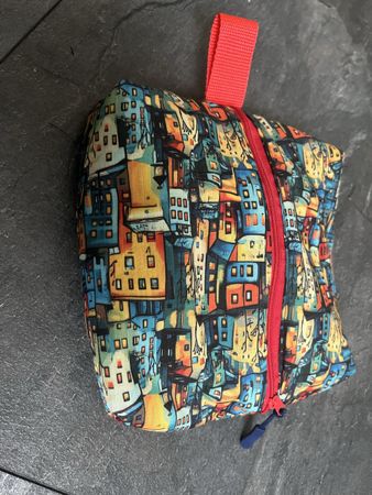 Tolles Etui für Stiften ider Kulturbeutel