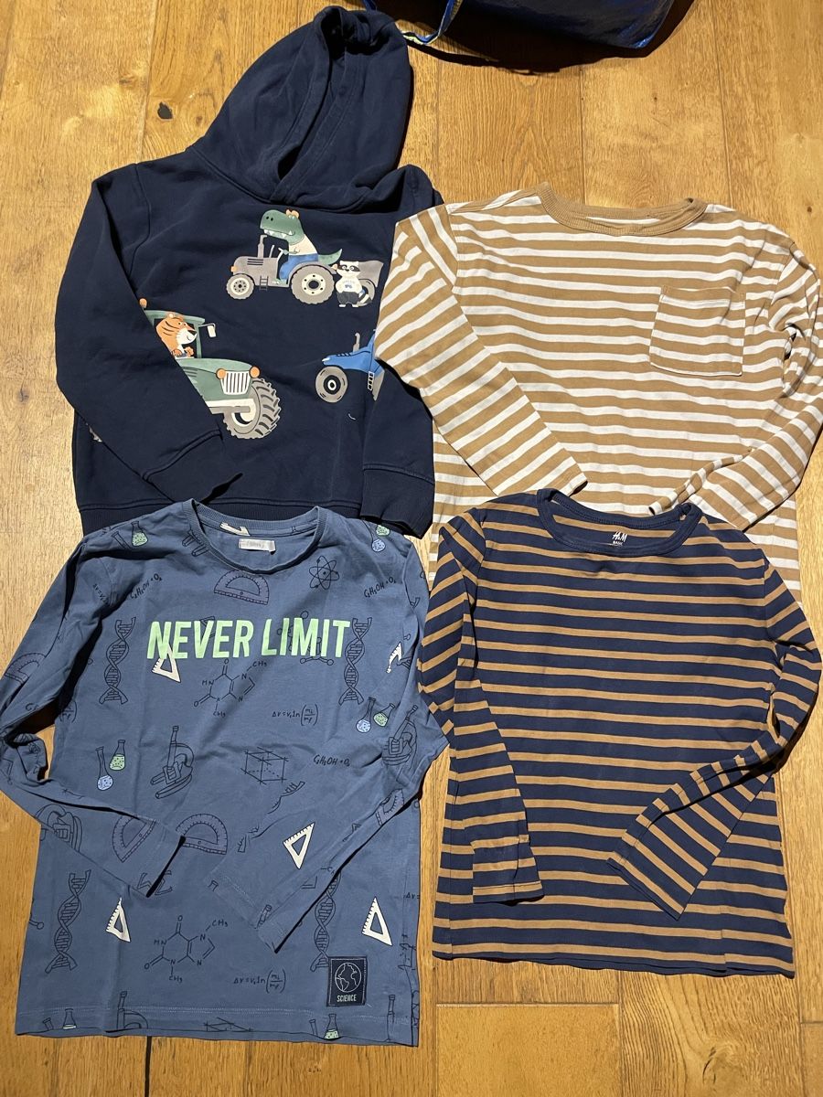 Lotti & Set di vestiti: Pullover und Langarmshirt im Set 134/140 – Usato da Recherswil venduto da grafics 1