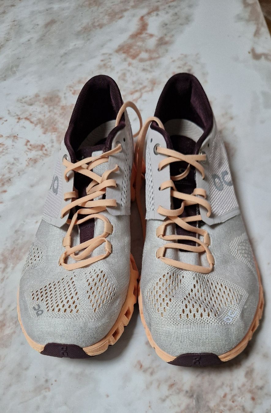 On Damenschuhe: On Cloud Gr.40.5 – Gebraucht aus Embrach von Musti20