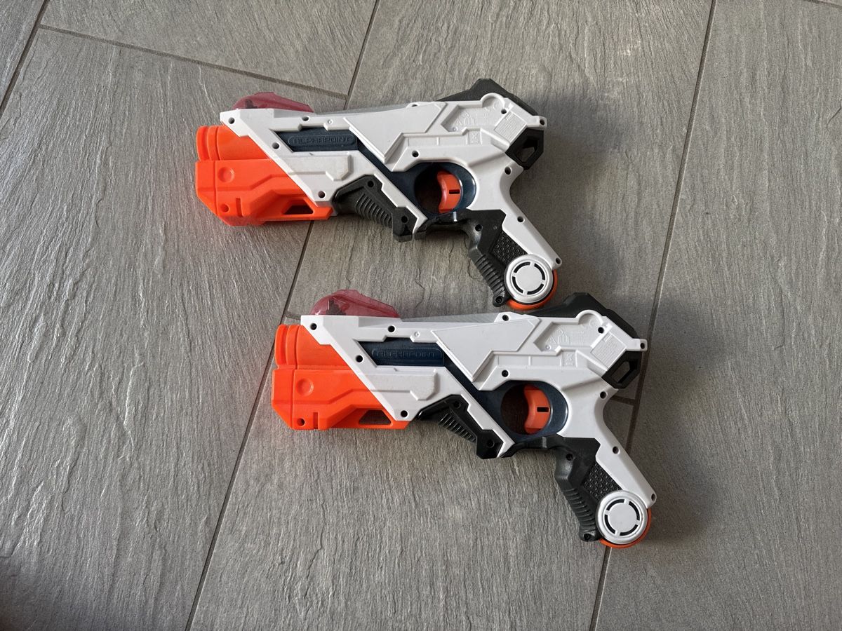 Nerf Spielzeuge: 2 Nerf Laser Ops Pro AlphaPoint Blaster - Guter Zustand! – Gebraucht aus Richterswil von  1