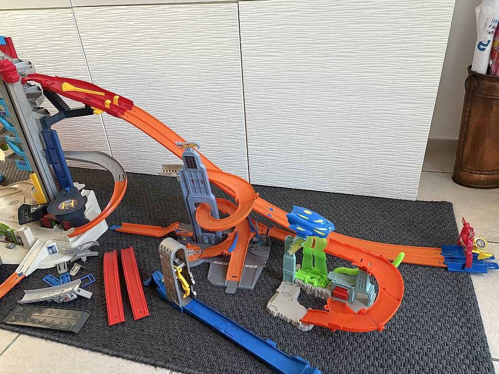 Hot Wheels Giocattoli: Hot Wheels Auto Garage / Auto / Spielzeug – Usato da Reitnau venduto da rko_29kn 3