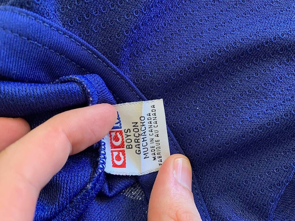 Canottiere & Pantaloni: Schönes Eishockey Trainings Trikot – Usato da Münchenstein venduto da ThomasEglin 3