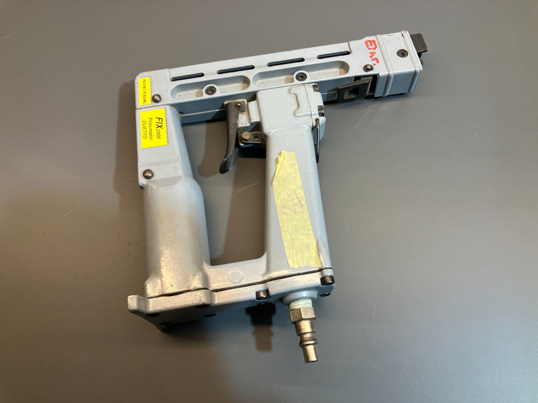 Tous les outils: FIX2000 - Pneumatischer Tacker Typ 53 ab 1.- – D'occasion à Lichtensteig par Buy24International