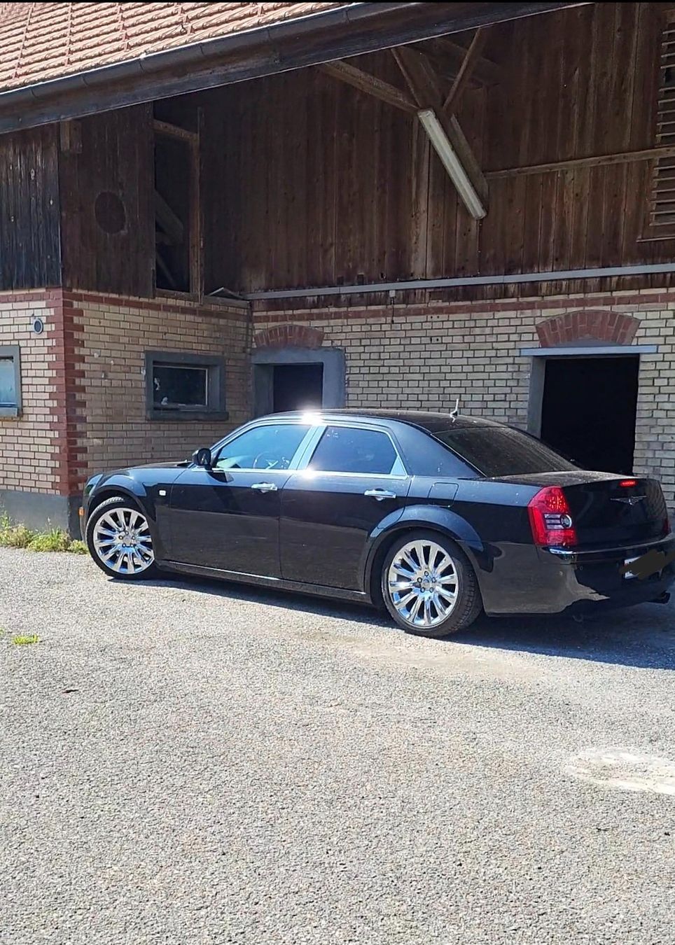 Chrysler Automobili: Chrysler 300C schwarz – Usato da Wald ZH venduto da SwissPawnshop 4