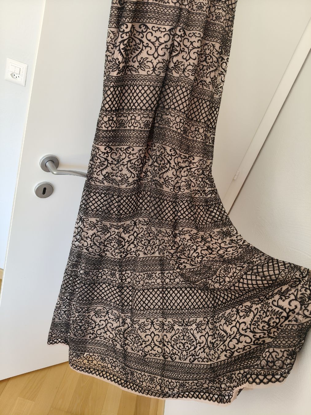 Max Mara Robes: Robe Max Azria  – Neuf (Voir description) à Chamoson par Yuriyaa 5