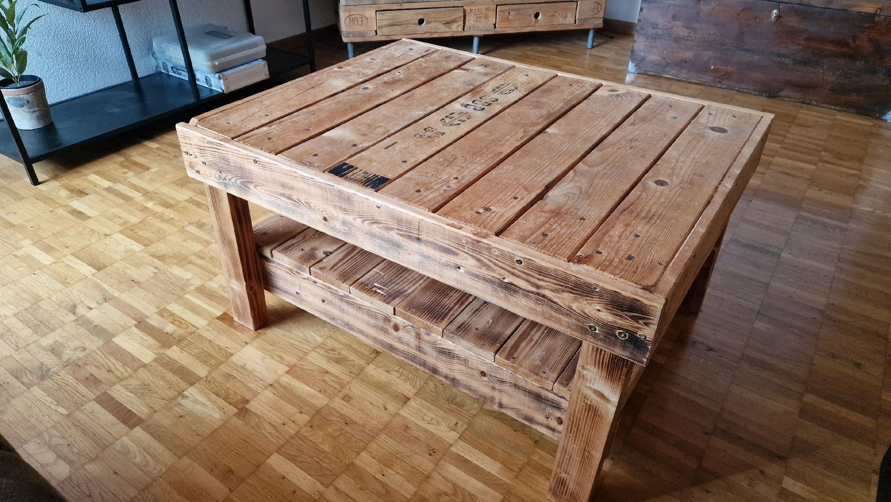 Tavoli: Pallet coffee table, boho/industrial, handmade – Usato da Oberburg venduto da aurora_ch 4