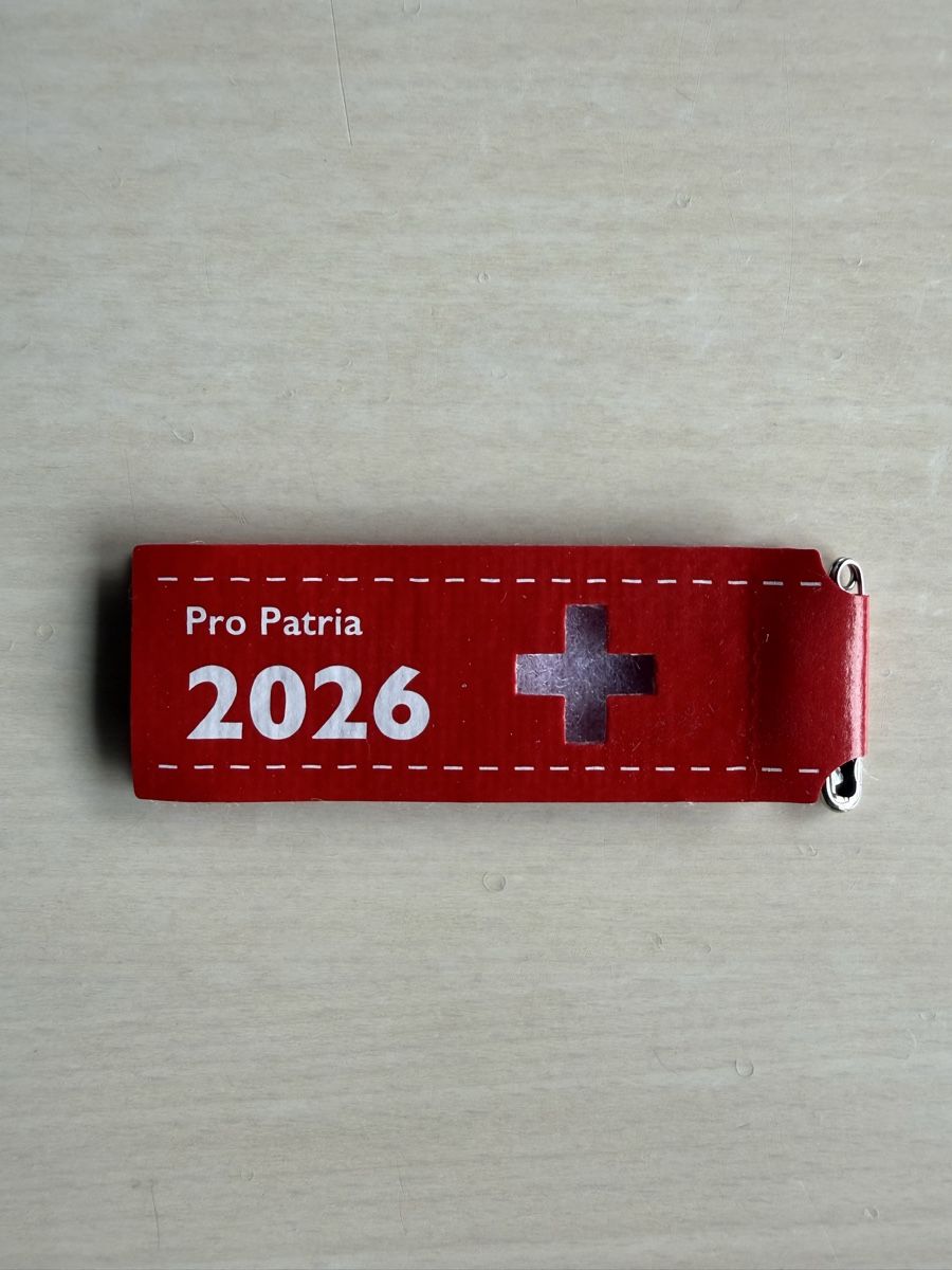 Swiss Plaketten & Abzeichen: 1.Augustabzeichen 2026 Pro Patria – Gebraucht aus Oberried Brienz von Chyara