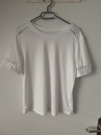 Damen T-Shirt Weiss Grösse M mit Spitzenbesatz