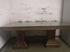 Indischer Tisch mit Glasplatte