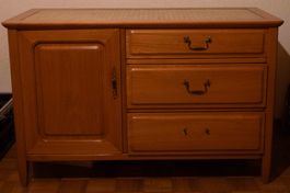 Massives Sideboard