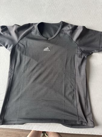 Adidas Funktions-Shirt Gr. M, Ideal für Sport im Früsling!