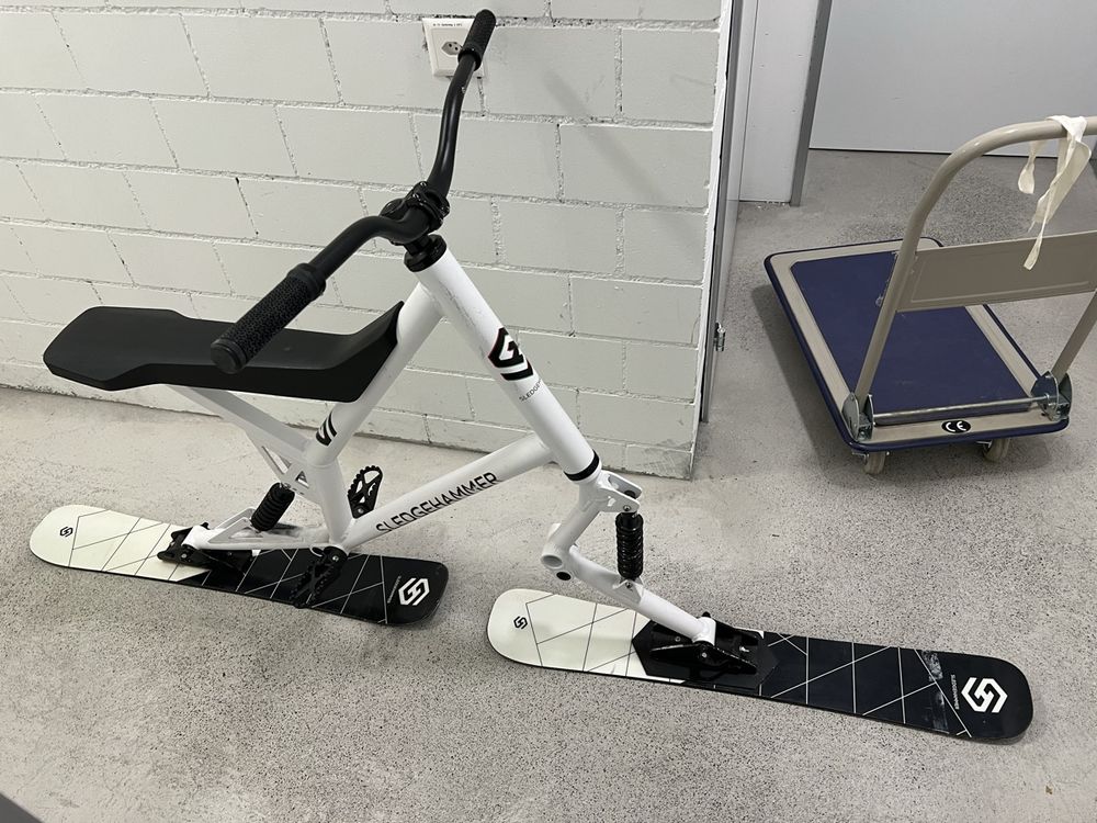 Sledgehammer Ski Bike gut erhalten inkl. Helm (NP CHF 800) Kaufen