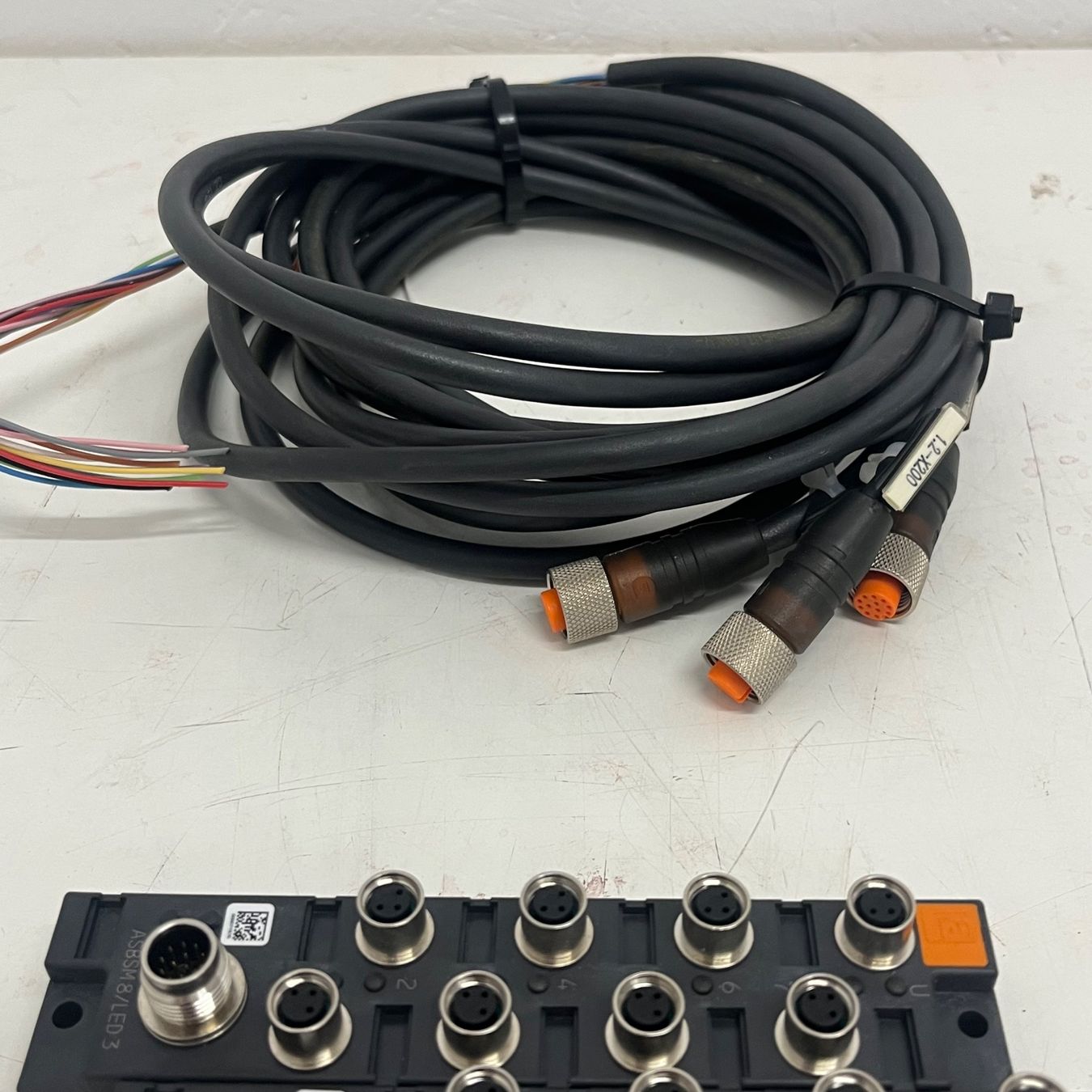 Accessori da laboratorio: Lumberg ASBSM8/Led 3 Sensor/Actuator Verteilerbox – Usato da Niederdorf venduto da LeptonAG_Labor 3