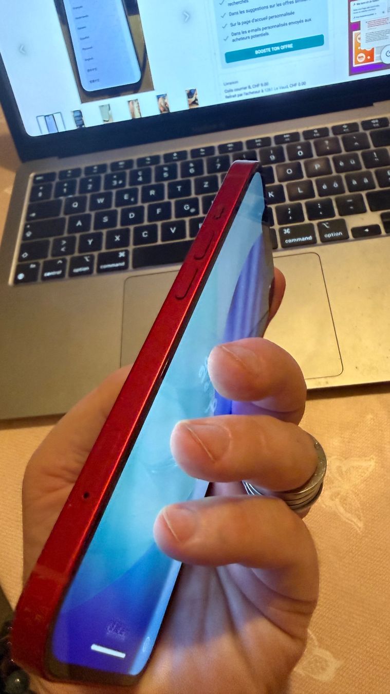 Apple Telefoni cellulari / Smartphones: iPhone 13 -- 128gb -- 80% -- RED -- working – Usato da Le Vaud venduto da bob_dung 6