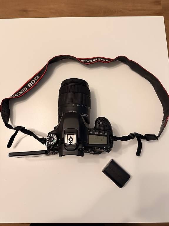 Canon Fotocamera: Kamera Canon 80D, Manfrotto Stativ, Sigma Macro Objektiv – Usato da Mülenen venduto da vir_f5z6 4