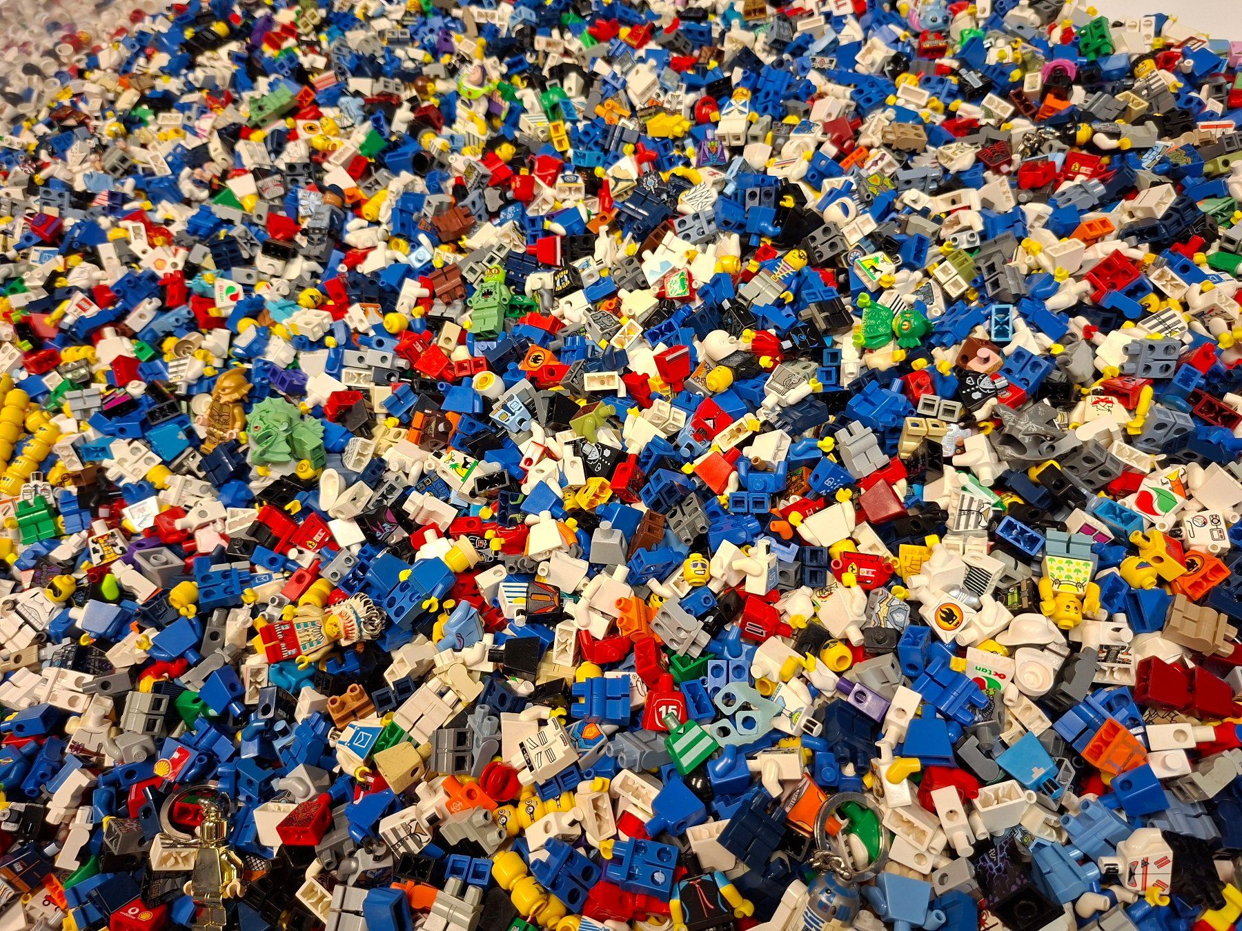 Lego Spielzeuge: Lego Minifiguren 7,7 kg – Gebraucht aus Sils im Domleschg von AMAG_AUDI_ZH 9