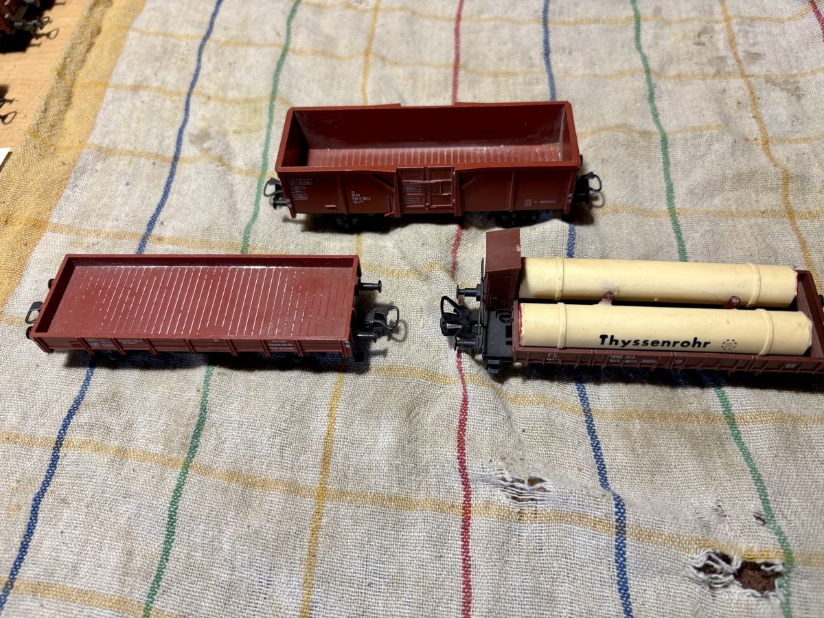 Roco Modellini di ferrovie: Roco Acht Güterwagen H0 – Usato da Balsthal venduto da hammer008 3