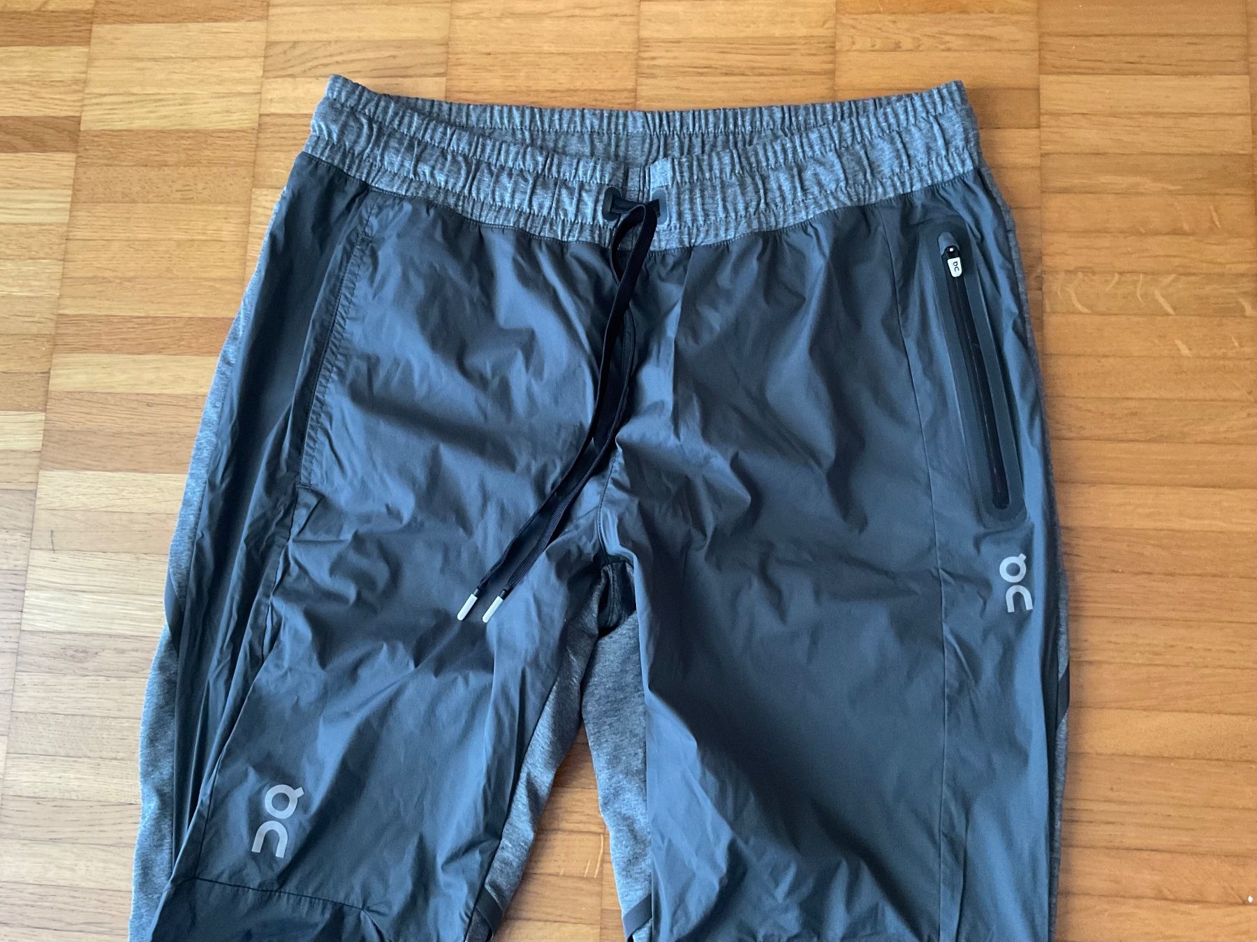 Hosen: On Running Pants Laufhose Gr.M & Swiss Engineering – Gebraucht aus Weiningen ZH von moon-55 1