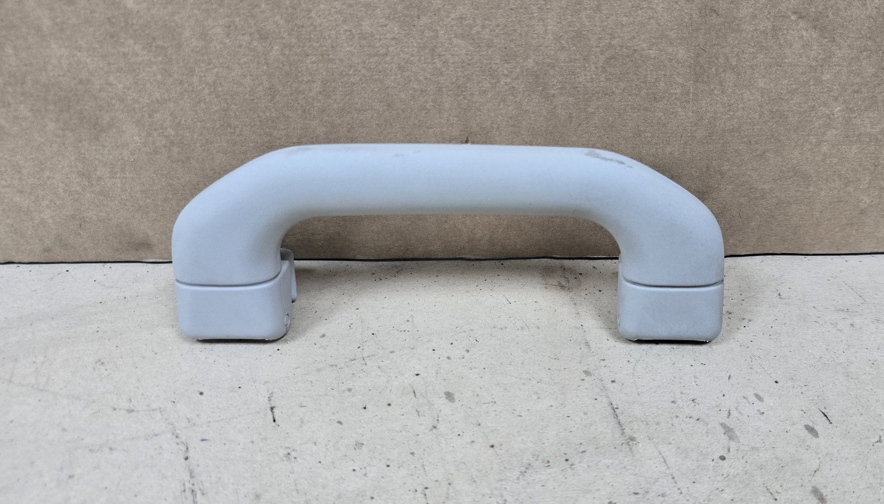 Volkswagen Alle Autoersatzteile: VW T4 Haltegriff Griff Angstgriff A-Säule grau 7D0857607 – Gebraucht aus Schaffhausen von Parg86