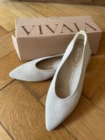 Ballerinas mit spitzer Zehenpartie