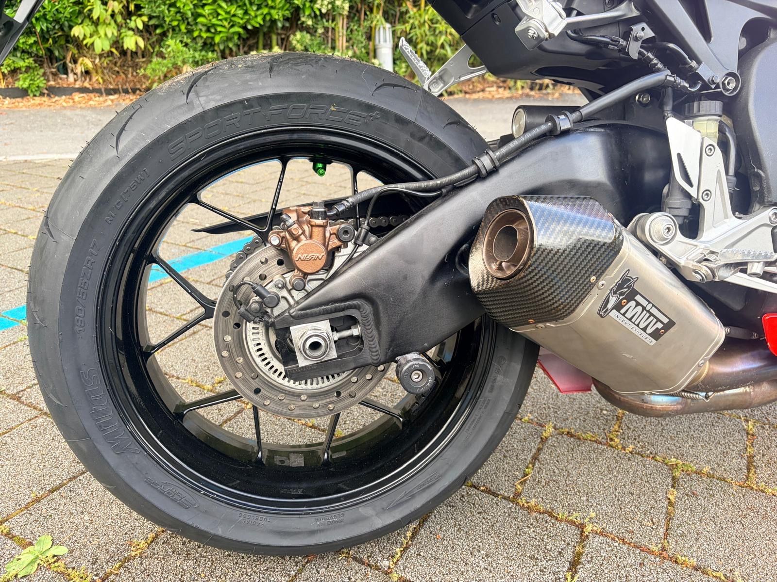 Honda Strada: Honda CBR1000RR 2014 – Usato da Begnins venduto da Outlander_Moto 4
