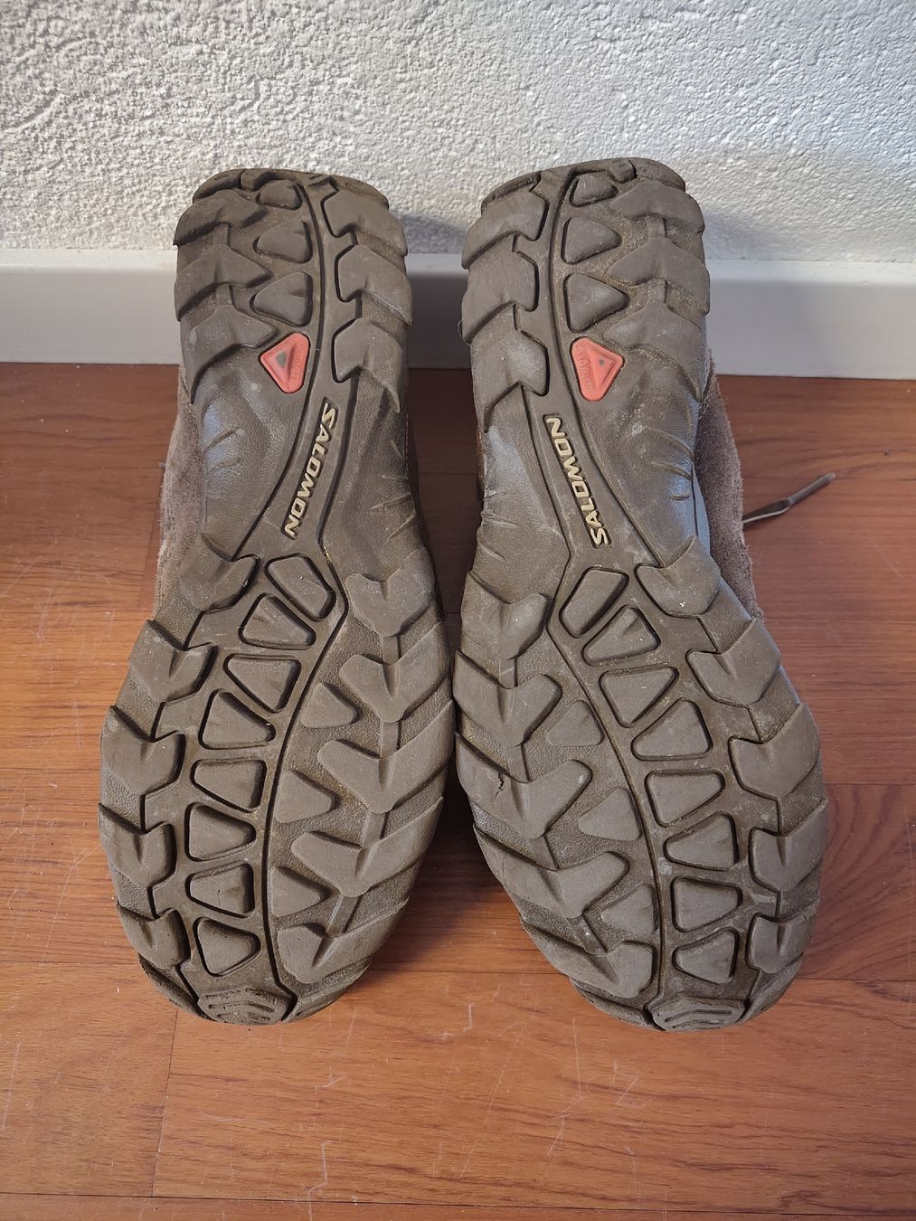 Salomon Chaussures hommes: Trekkingschuhe Salomon Herren Grösse 44  – D'occasion à Steinmaur par Cberni 2