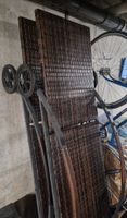 Rattanliegestühle