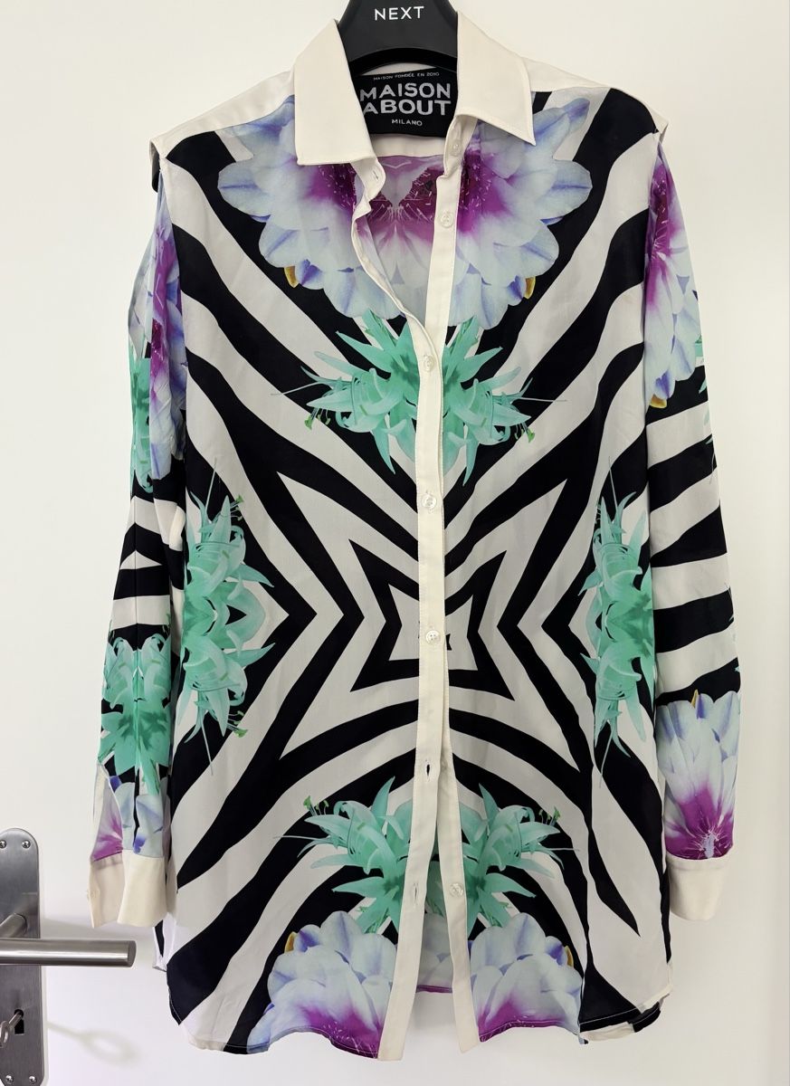Camicette: Maison About Bluse Seide Blumenmuster schwarz Grösse M – Usato da Zürich venduto da cmiks