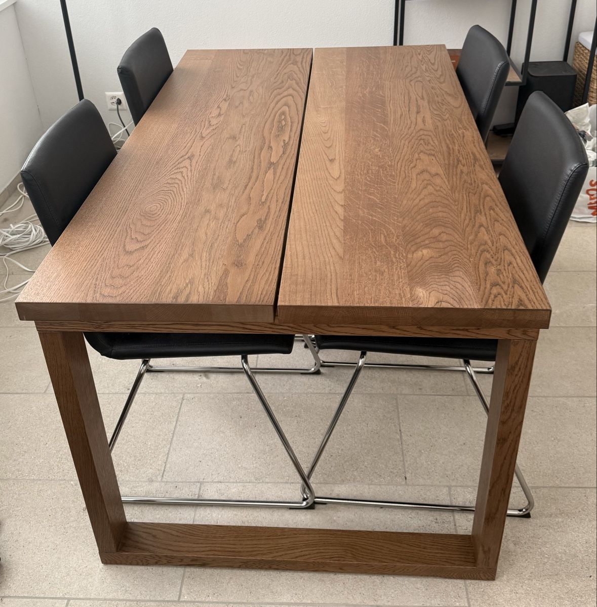 Tische: Esstisch inkl. 4 Stühle | Eichenfurnier braun – Gebraucht aus Horgen von DatRaphi 1