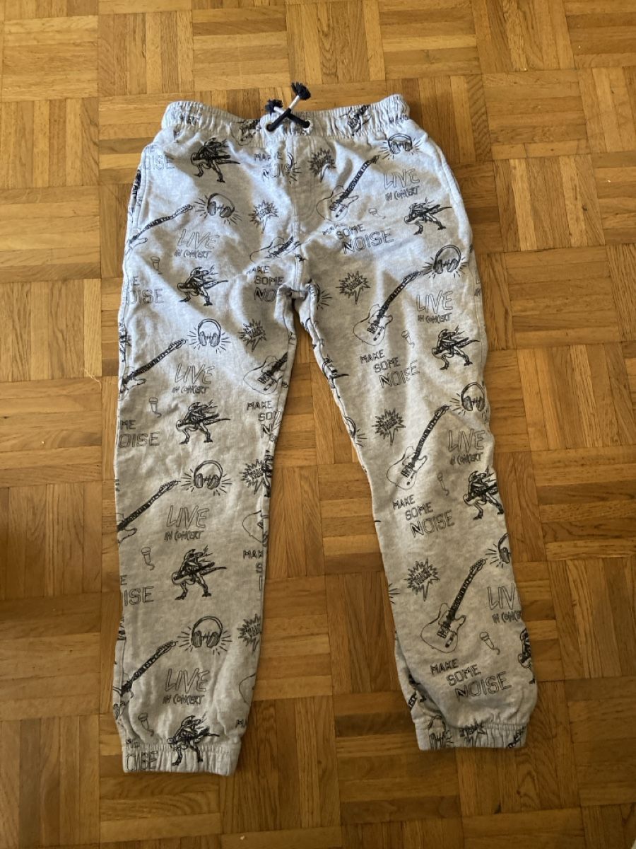 Pyjamas & Ähnliches: Bas de pyjama/training cool enfant, taille 14/9-10ans – Gebraucht aus Genève von captus