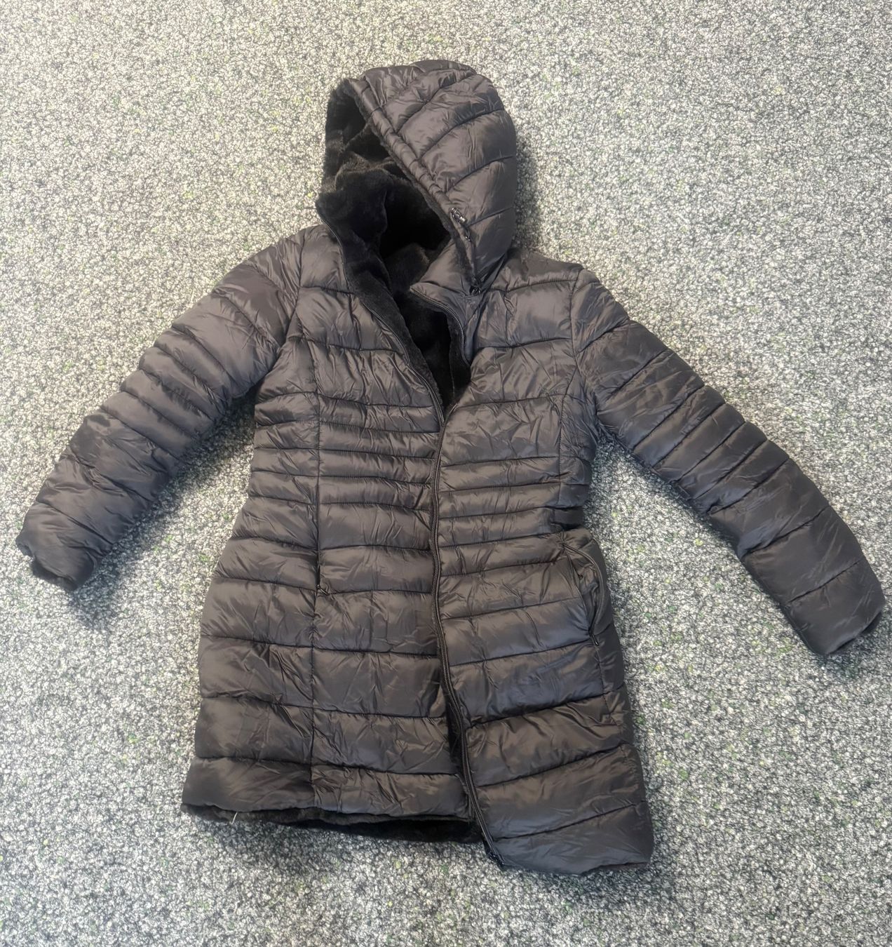 Giacche: Winterjacke NEU Grösse S – Nuovo (secondo la descrizione) da Untereggen venduto da Manhut