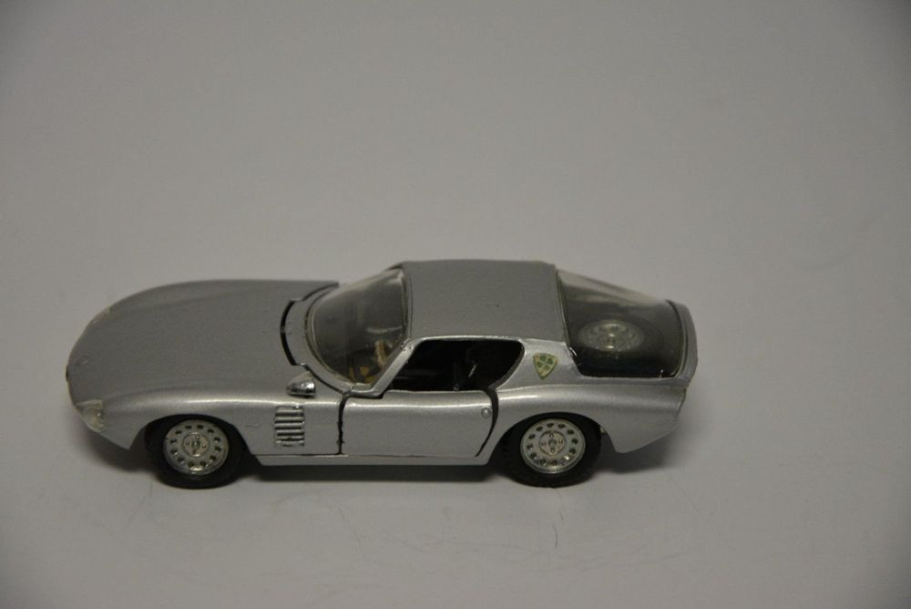 Alfa Romeo Giulia 1600 
